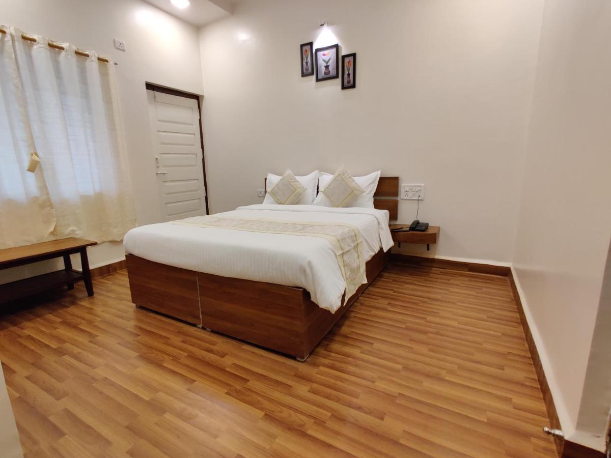 Kudal  Hotel Surya Grande מראה חיצוני תמונה